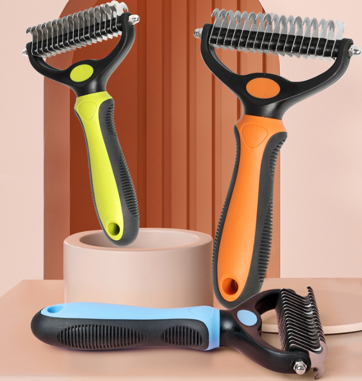 Professional Deshedding Tool for Dogs & Cats